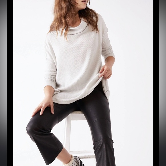 11. $89 NWT Free People long sleeve sweater🌙 - Picture 9 of 9